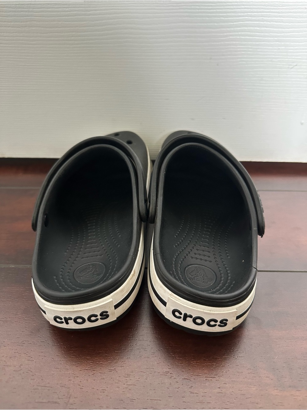 Size 10 Crocs Women’s Crocs and Clogs Black White Comfort Slip On Shoes - Picture 4 of 10